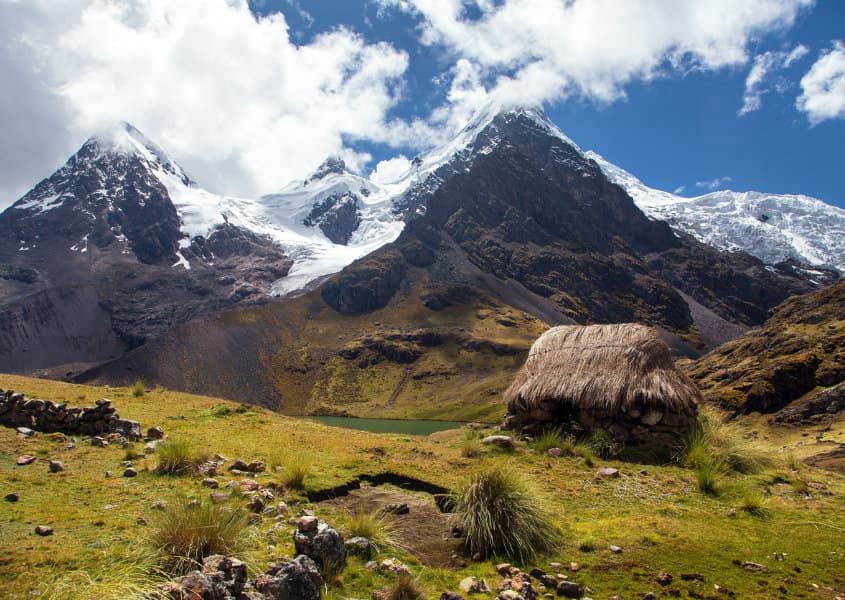 Hiking trail in Cusco / DanielPrudek/iStock