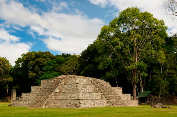 Mayan ruins in Copan / rchphoto /iStock