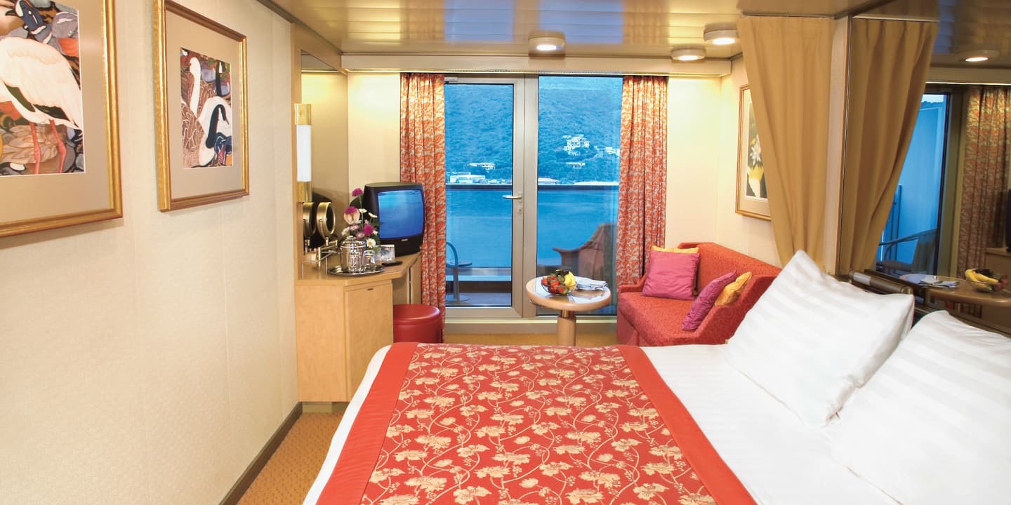 Holland America Line / Michel Verdure