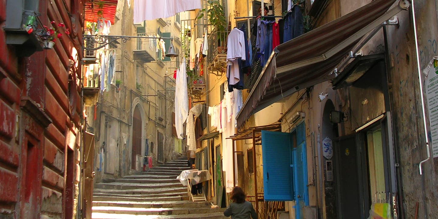 iStock.com / muydulce