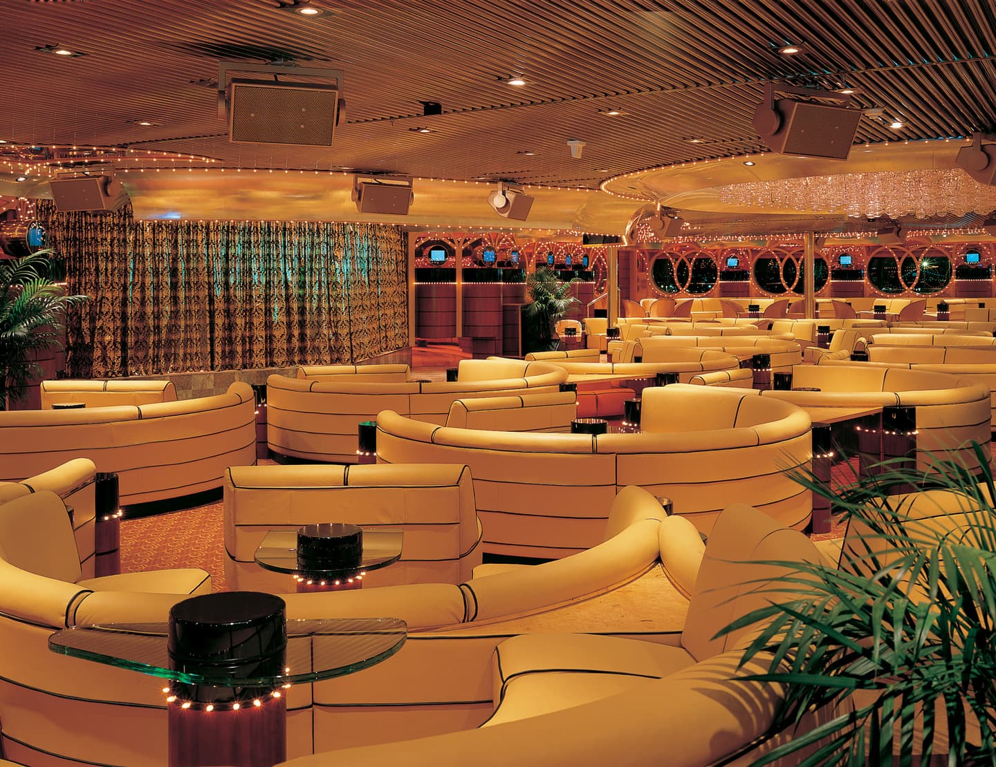 Carnival Cruise Line / Andy Newman