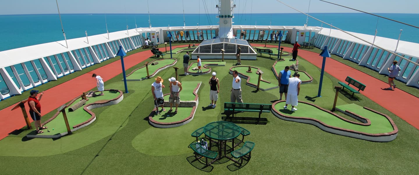 Carnival Cruise Line / Andy Newman