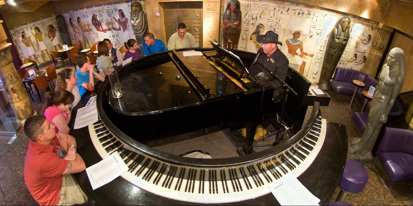 Carnival Cruise Line / Andy Newman