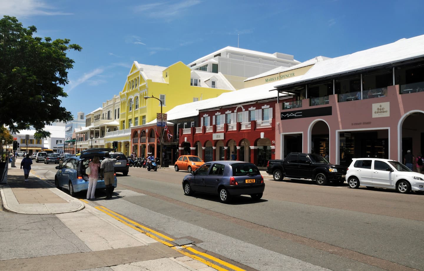 iStock.com / Raul Rosa