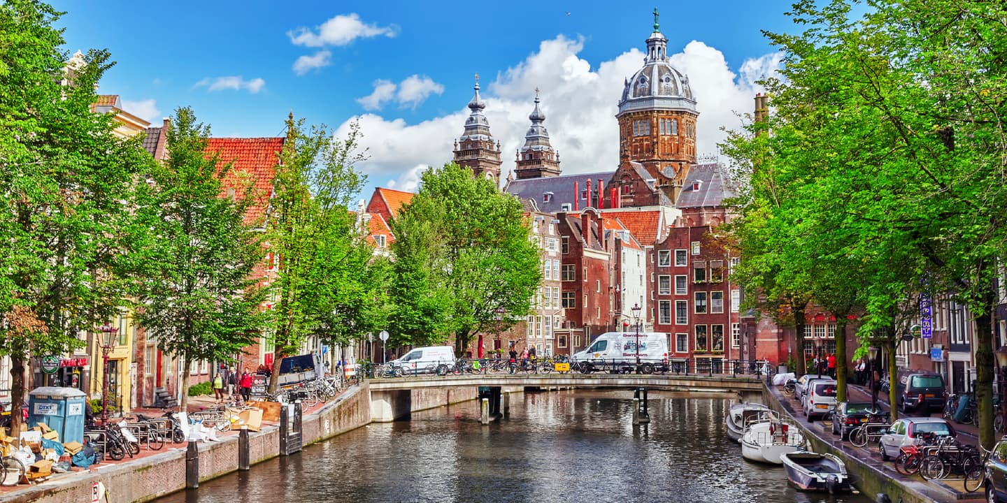 iStock.com / VitalyEdush