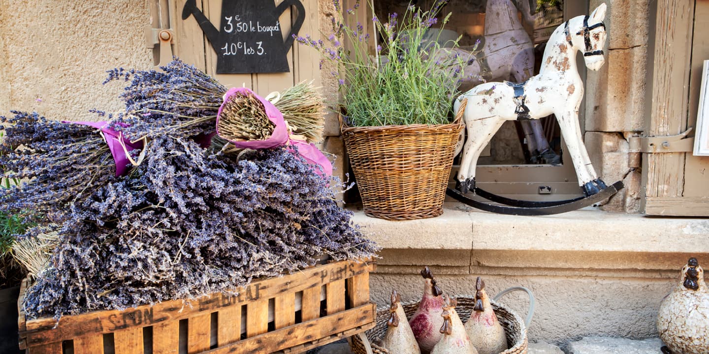 iStock.com / robynmac