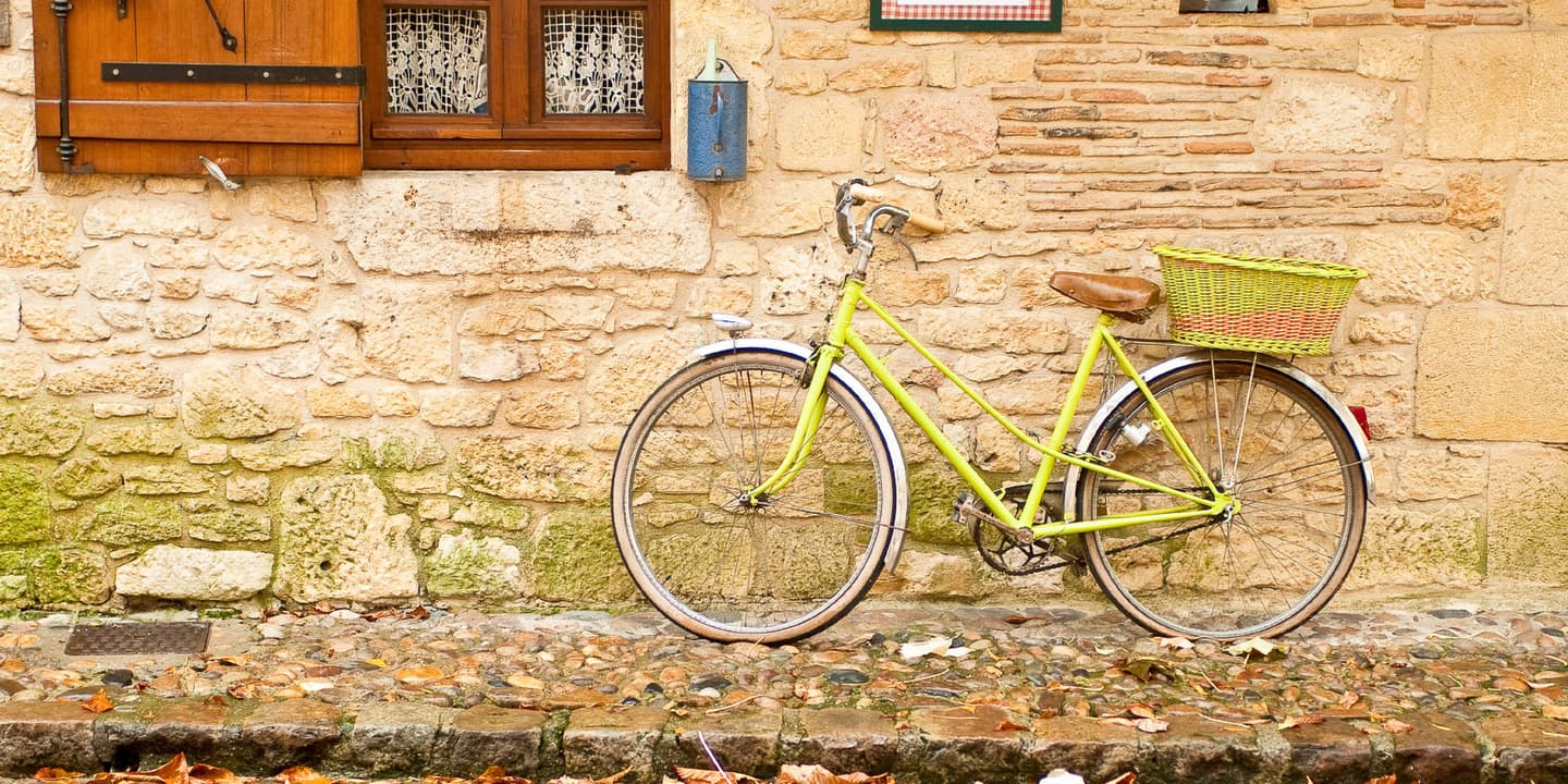 iStock.com / Miguel Morales