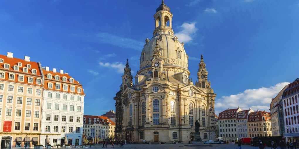 iStock.com / KavalenkavaVolha