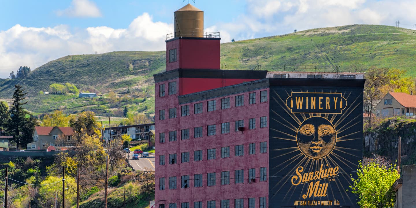 iStock / Dee Browning