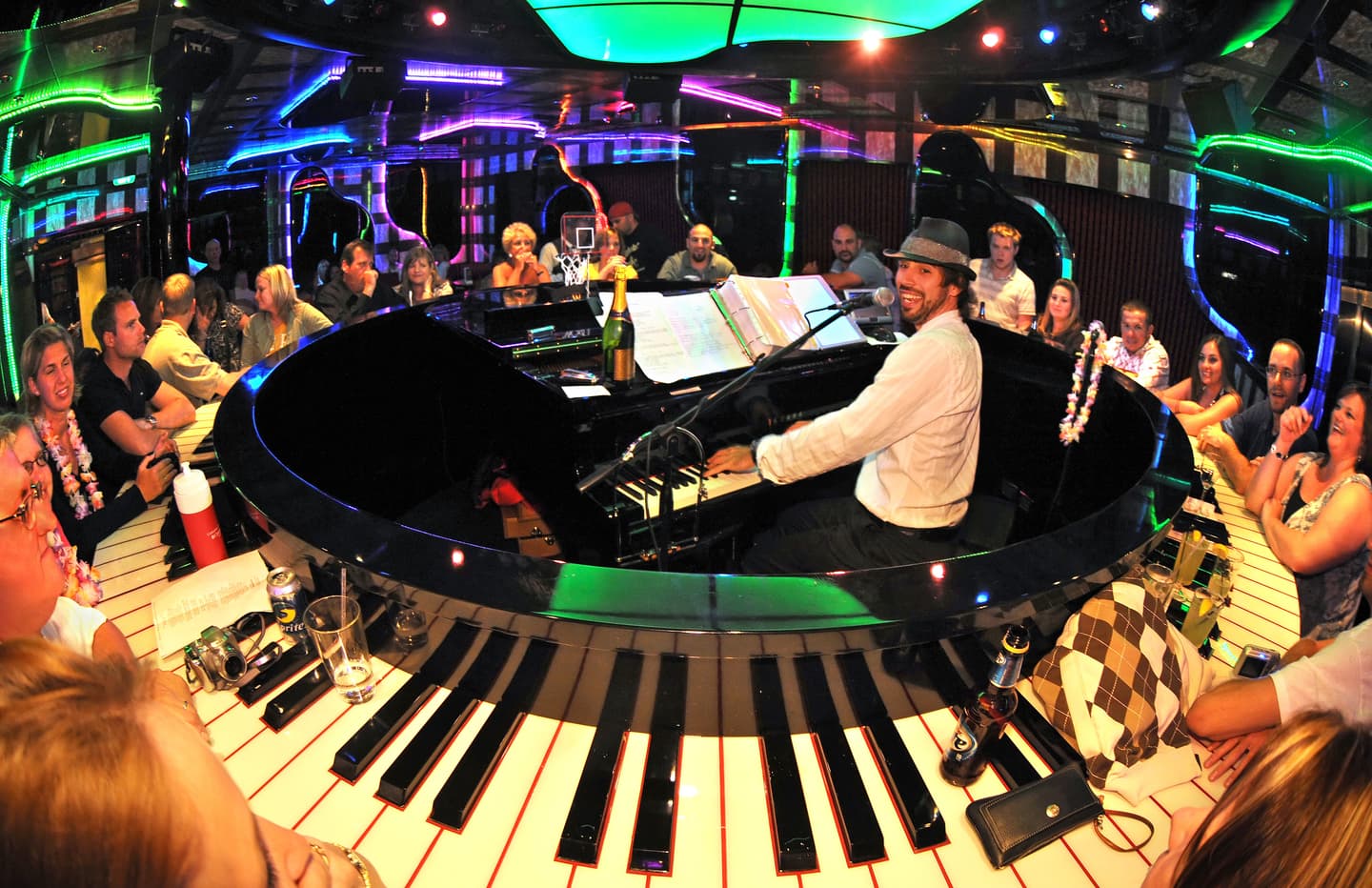  Carnival Cruise Line / Andy Newman