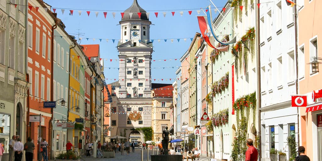 Strasse der Kaiser und Koenige