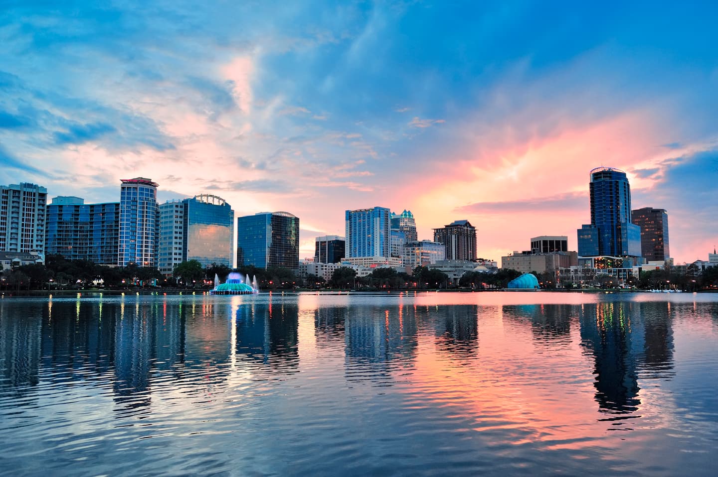 iStock.com / Songquan Deng