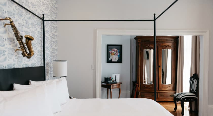 Guest room at Henry Howard Hotel / Courtesy of the Henry Howard Hotel