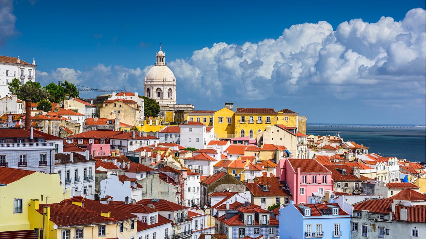 lisbon-portugal-skyline-at-alfama-picture-id525423385-1.jpg