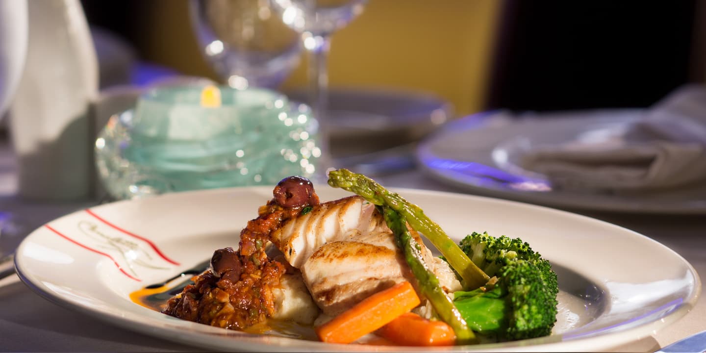 Holland America Line / Michel Verdure