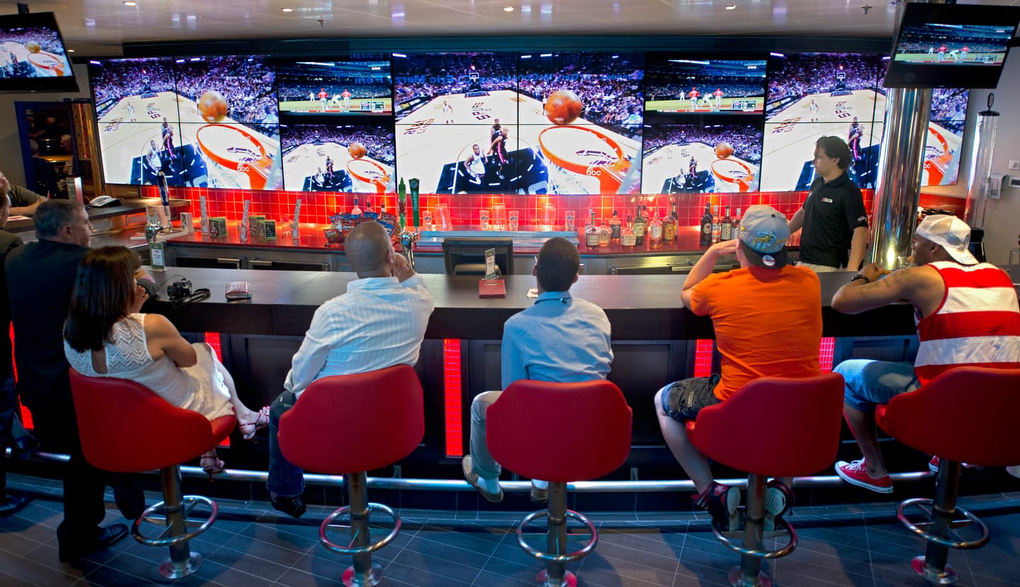 Carnival Cruise Line / Andy Newman