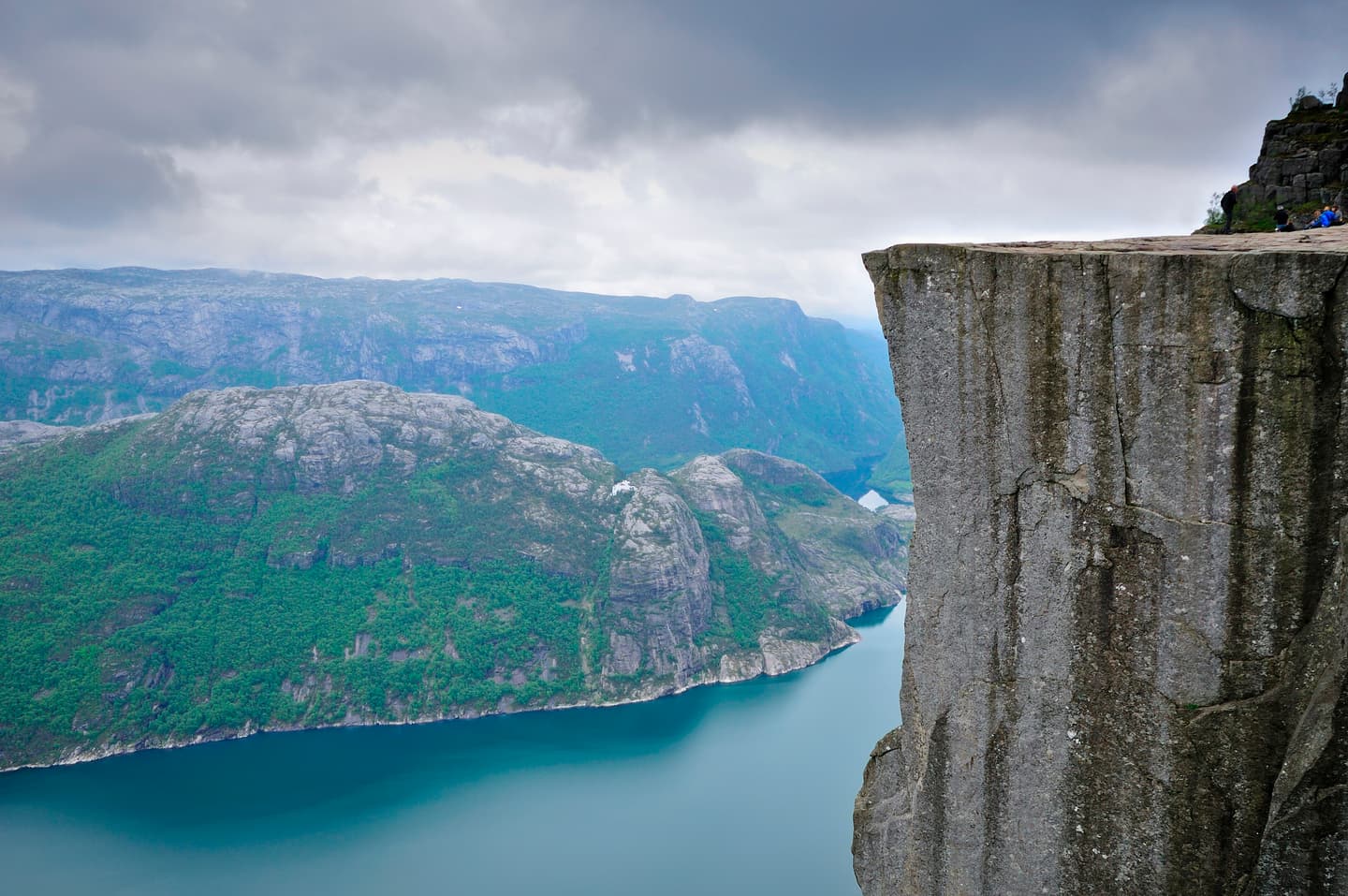 iStock.com / nevereverro