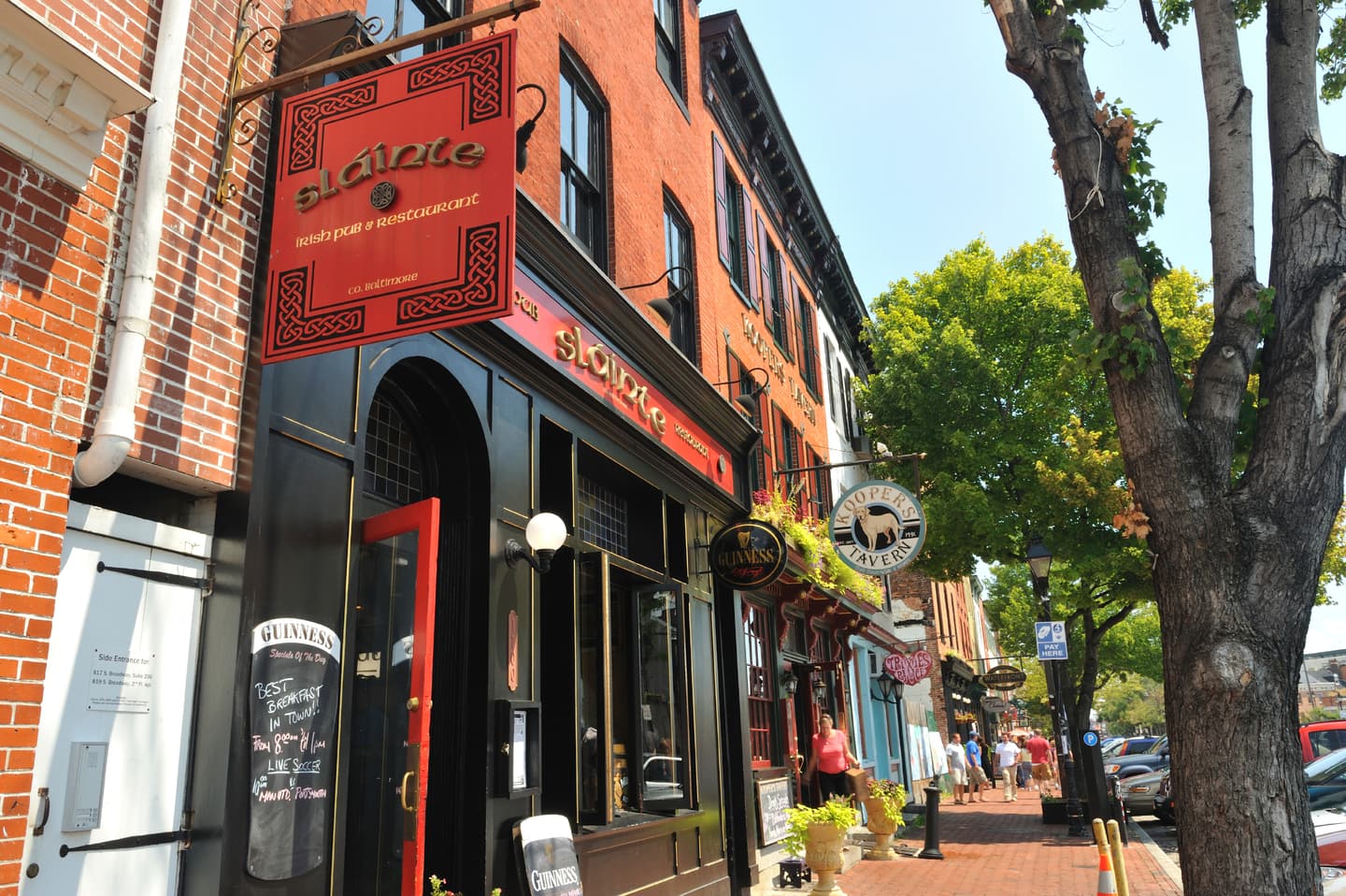 iStock.com / aimintang