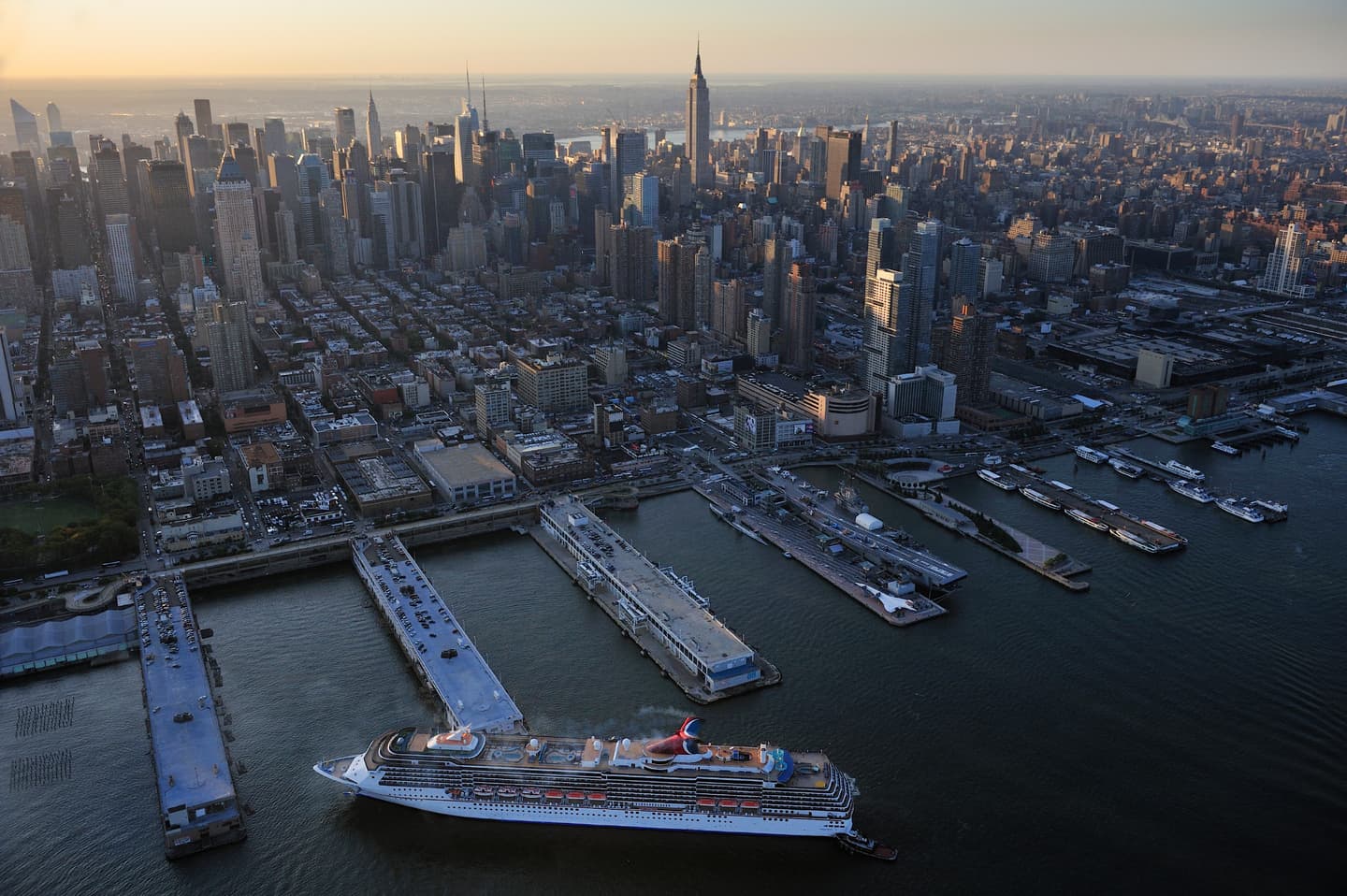 iStock.com / dolphinphoto