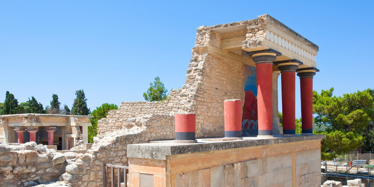 iStock.com / entrechat