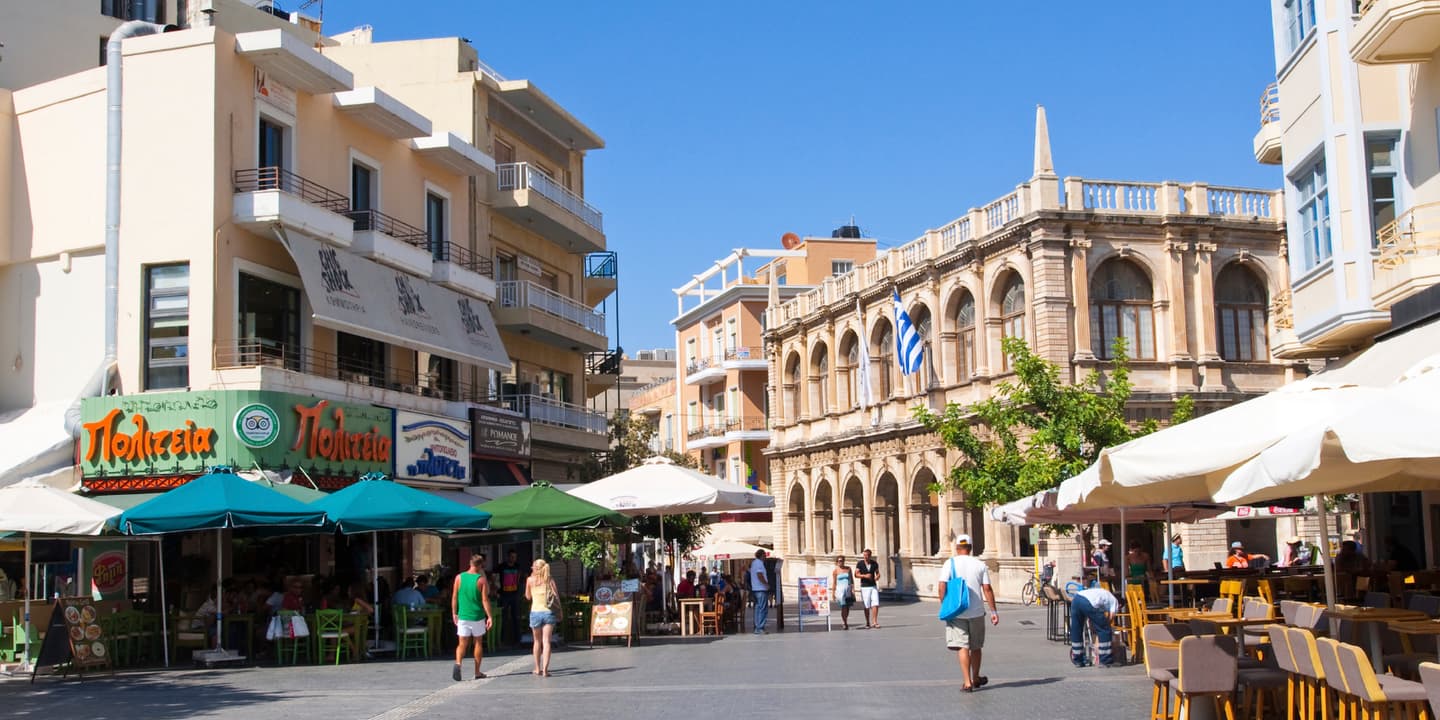 iStock.com / entrechat