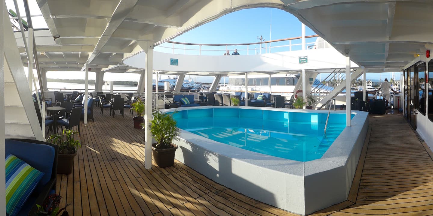 Captain Cook Cruises Fiji