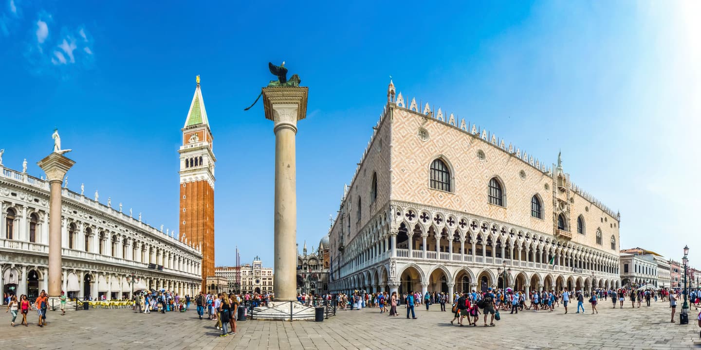 iStock.com / bluejayphoto