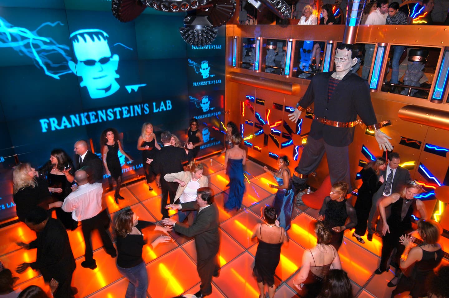 Carnival Cruise Line / Andy Newman