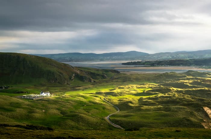 Five Finger Stand Beach / Shawn Williams/iStock