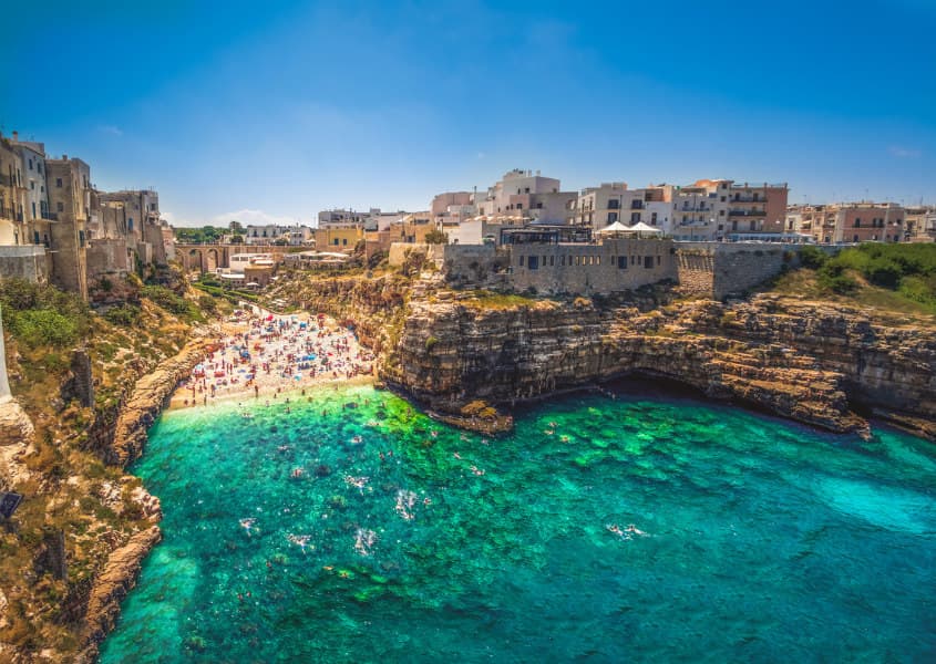 iStock/lucalorenzelli