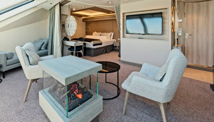 Expedition Suite onboard Roald Amundsen / Courtesy of Hurtigruten Cruises